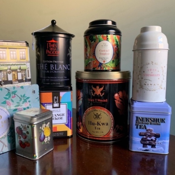 Lot of 11 Tea and Cookie Metal Tins with Lids - Picture 2 of 15